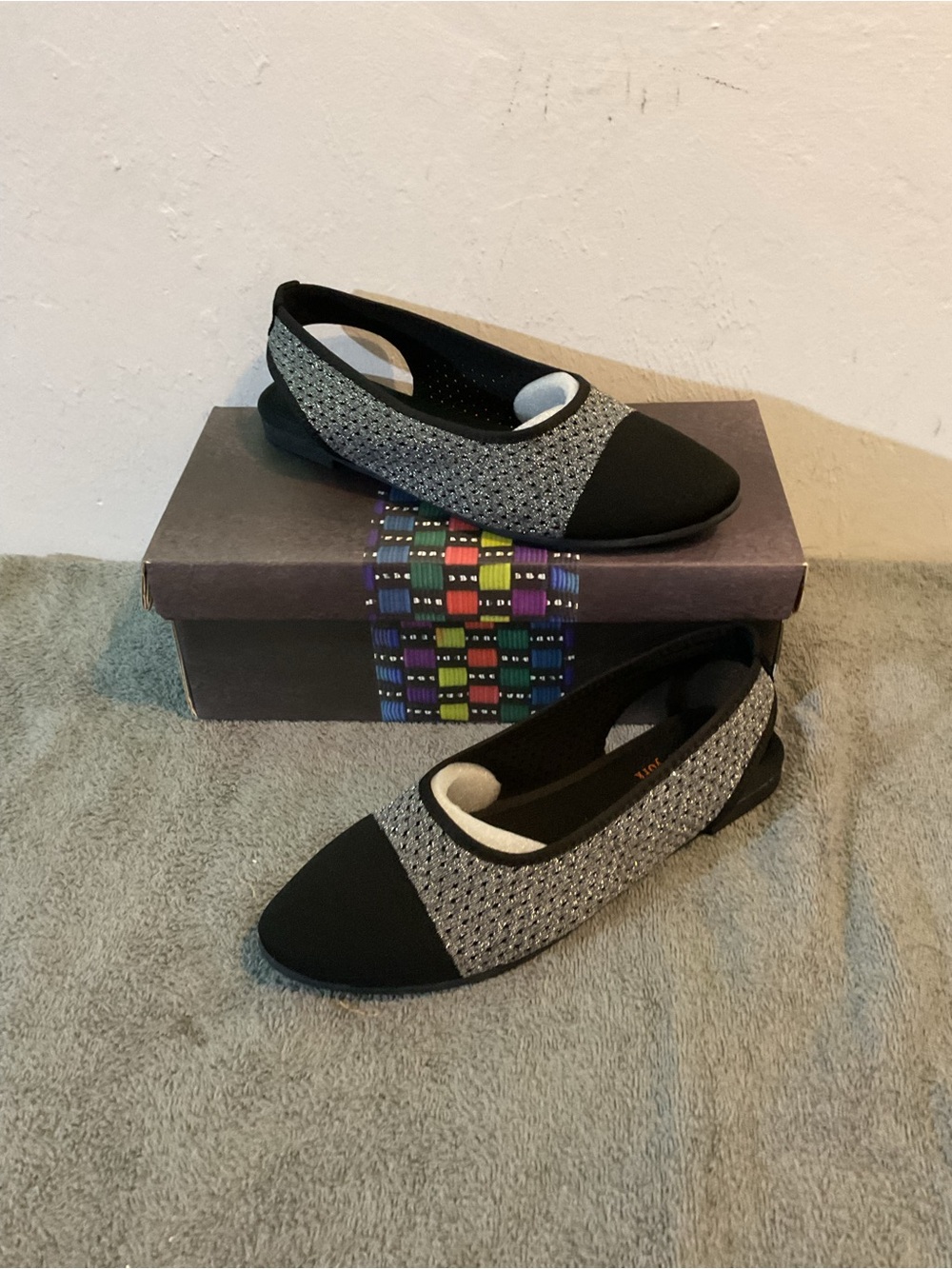 bernie mev. Black and Gray Slingback Woven Flats